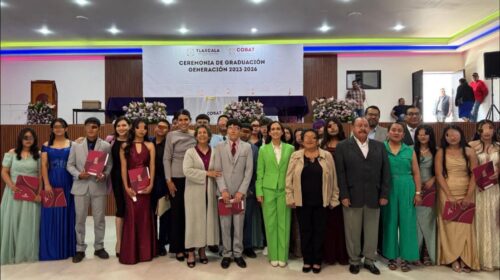 Diana Torrejón y Mariana Espinosa de los Monteros Cuellar celebran esfuerzo y dedicación de estudiantes del COBAT