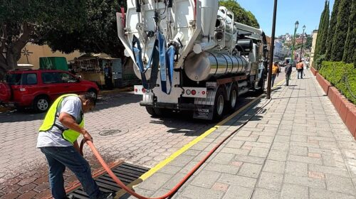 Ayuntamiento de Tlaxcala intensifica limpieza de drenajes ante temporada de lluvias