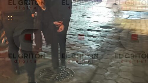 Intenta asaltar tienda 3B en pleno centro de Tlaxcala con una varilla; clientes y empleados lo someten a golpes
