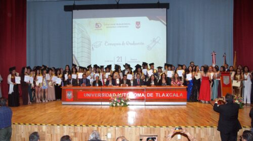 Egresan nuevos profesionistas con alto compromiso social de la FTSSPyP-UATx