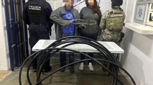 Detienen policía de Apizaco y Marina a dos personas por robo de cable telefónico