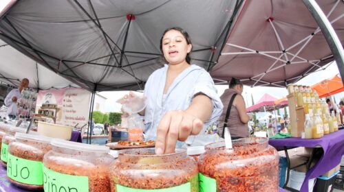 Mercado social reúne a productoras y productores de la región en una jornada de convivencia y consumo local en Tlaxcala 