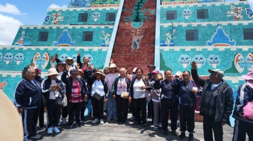 Grupo de adultos mayores de Tetlanohcan disfruta viaje recreativo a Chignahuapan
