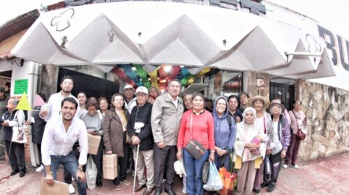 Ayuntamiento de Tlaxcala celebra a personas adultas mayores con recorrido turístico por Zacatlán