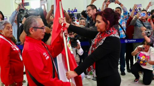Abandera gobernadora a la selección tlaxcalteca de personas adultas mayores