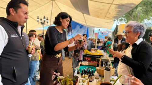 Tianguis campesino “Sembrando Vida” en Tlaxco, siembra, produce y transforma