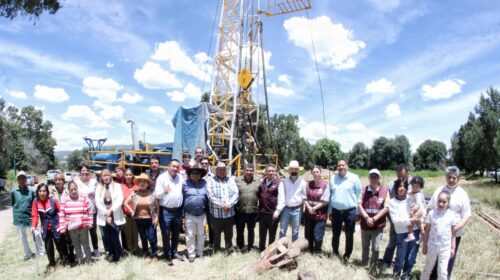 Carlos López reconoce legado de Alfonso Sánchez García en territorio y coloca la primera piedra de perforación de un pozo en Tepehitec 