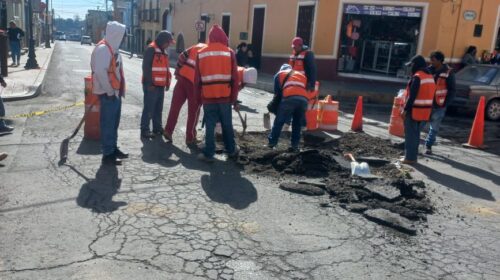 Retoman trabajos de obra en calle Abasolo; piden a la ciudadanía tomar vías alternas