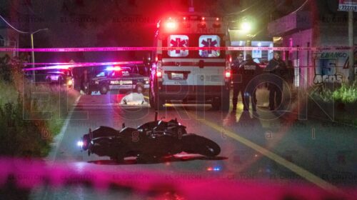 Muere motociclista al chocar de frente con ciclista en Texoloc