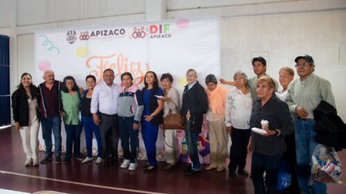 Celebra el ayuntamiento y el Smdif de Apizaco a 400 adultos mayores en su día