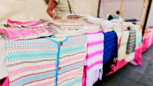 Textiles y artesanías de Chiautempan conquistan Tecali de Herrera: Blanca Angulo