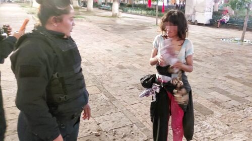 Policía municipal de Tlaxcala auxilia a mujer en situación de calle y junto con el Instituto de la Mujer la vincula al Sedif