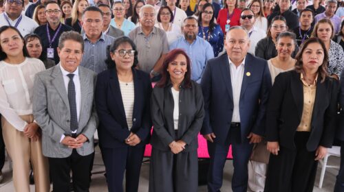 Entrega Lorena Cuéllar 34 vehículos como reconocimiento al magisterio