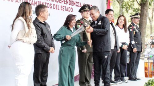 Recibe Tlaxcala capital el fuego simbólico de la independencia nacional 