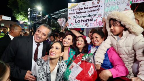 Junto a familias tlaxcaltecas Lorena Cuéllar da su último grito como gobernadora 