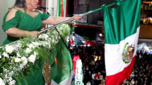 Con aforo lleno, Blanca Angulo encabeza su tercer Grito de Independencia como alcaldesa de Chiautempan