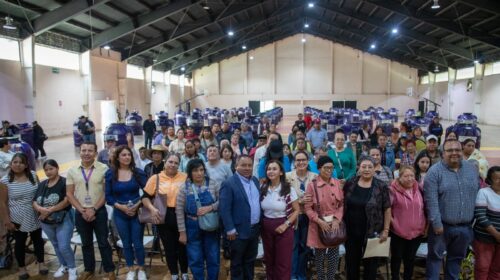 Entrega gobierno municipal de Apizaco y Secretaría de Bienestar Estatal, tinacos para 59 familias