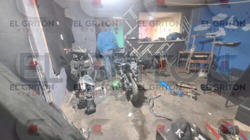 ¡Tenían su guarida en Tizatlán! Descubren inmueble para desvalijar autos y motos robadas; recuperan Jetta y tres motos