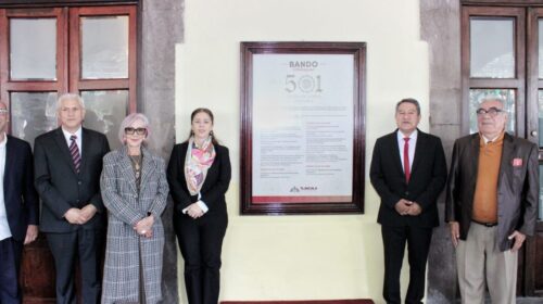 Con desfile, ceremonia solemne y develación de placas, inician festejos por el 501 aniversario de la capital de Tlaxcala