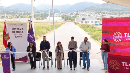 Entrega gobernadora obra de construcción en Tlaxco 