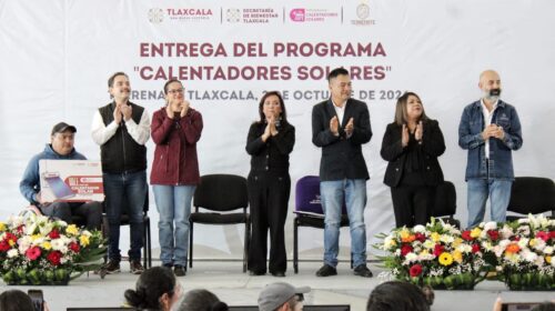 Acompaña Carlos López Suárez entrega de calentadores solares 2026 en Terrenate 
