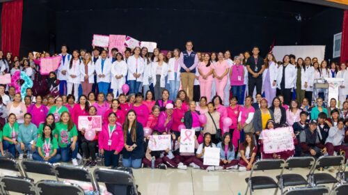 Rocío Hernández comparte mensaje de fortaleza y esperanza durante jornada de prevención del cáncer en Huamantla