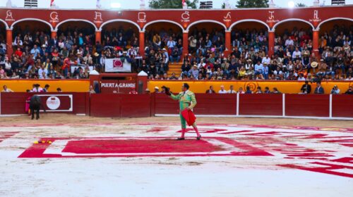 José Luis Angelino de Arriaga se despide de los ruedos con tres orejas en “Tlaxcala, la Feria de Ferias 2026”