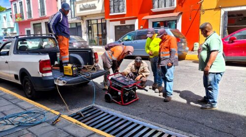 Ayuntamiento de Tlaxcala atiende con mantenimiento la infraestructura vial en la capital 