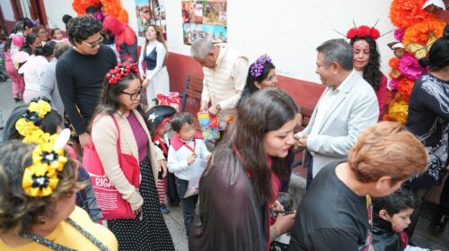 Viven niñas y niños la tradición de la calaverita en el ayuntamiento de Tlaxcala 