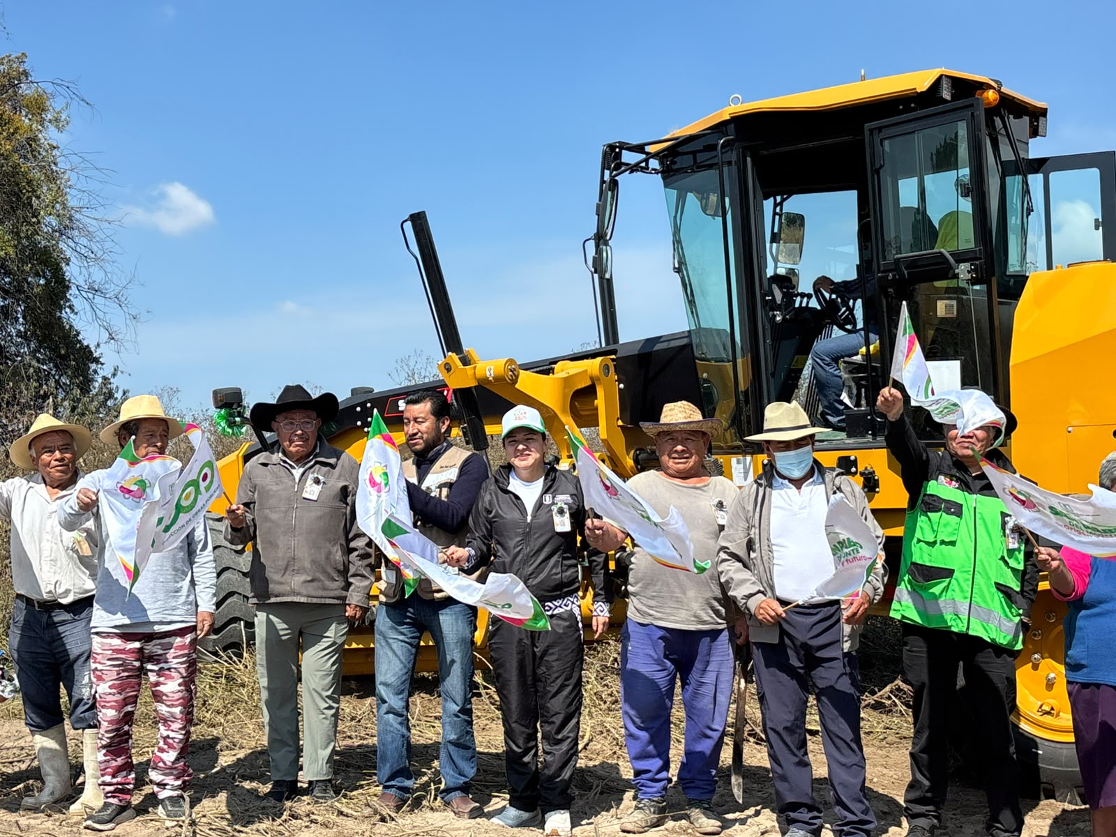 Con nueva maquinaria Ayuntamiento de SPM inicia la apertura de una calle