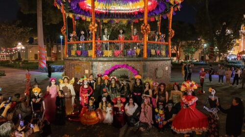 Ayuntamiento de Tlaxcala realiza pasarela de catrinas y rodada nocturna como parte del Festival de la Vida y la Muerte 