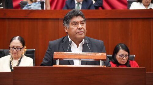 Propone Vicente Morales regular el uso de la inteligencia artificial en la educación en Tlaxcala